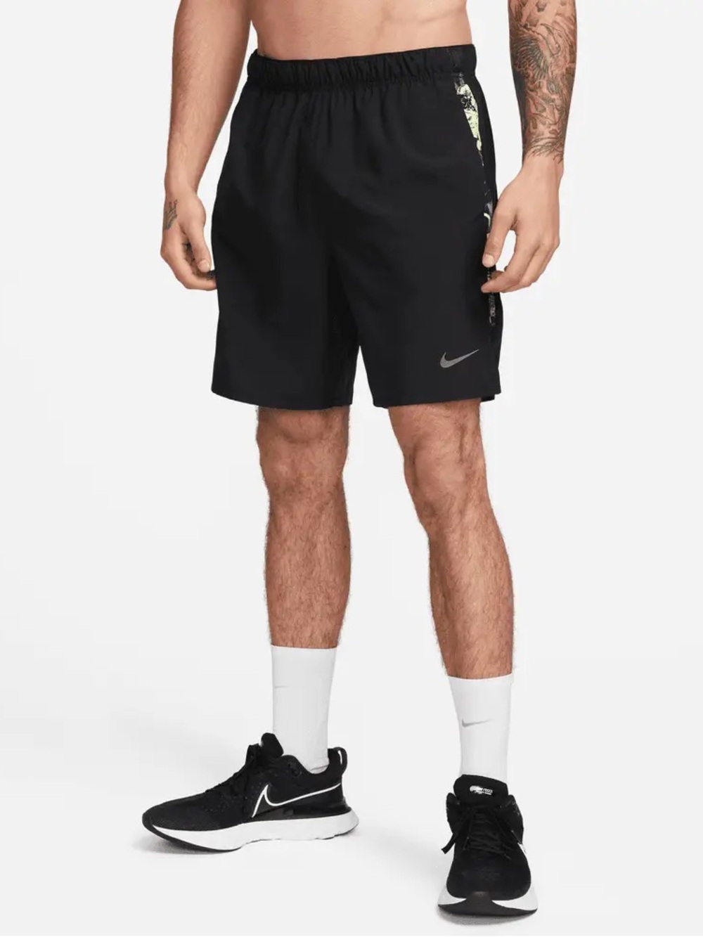 Nike Dri-FIT Men’s Challenger Studio 72 7” Short Black FB7967-010 Size L